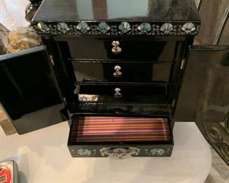 #12	Japanese Black Lacquer Jewelry Chest w/4 drawers & Mother of pearl Inlaid Birds - 8x4x11 w/2 Matching Vases   (as is lock)	 $80.00 
