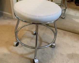 #44	White Pleather Vanity Stool on Wheels - 17 round x 20T	 $20.00 
