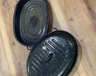 #79	Set of 2 Oval Black & White Speckled Roasting Pans - (with lid on one) - 16x11, 18x12	 $20.00 
