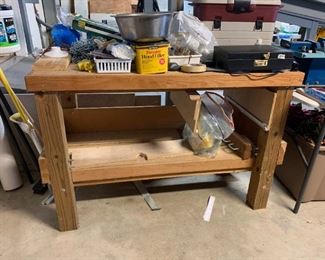 #139	Wooden Work Bench - 50x26x33	 $60.00 
