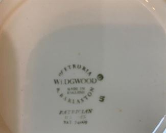 #185	Crème Wedgewood Set 	 $150.00 
