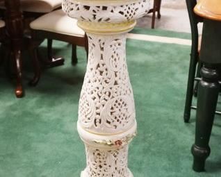 1116	ITALIAN RETICULATED POT & PEDESTAL, APPROXIMATELY 46 IN HIGH
