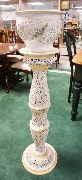 1116	ITALIAN RETICULATED POT & PEDESTAL, APPROXIMATELY 46 IN HIGH
