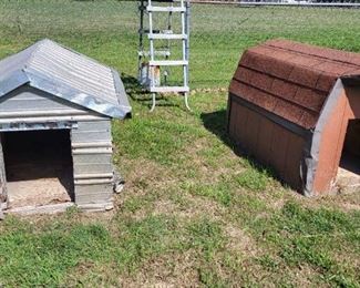 2 Dog Houses