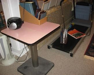 Retro pink top table
