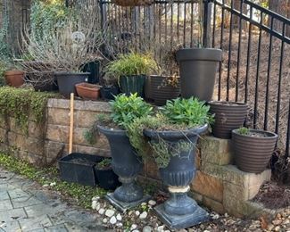 18 Pots and Planters