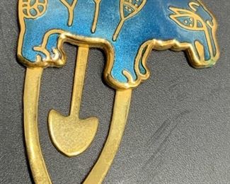 MMA Vintage William The Hippo Enamel Tie Clip
