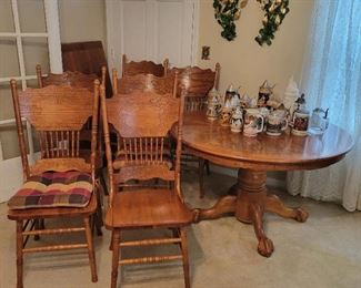 Oak Table with Leaf and six chairs