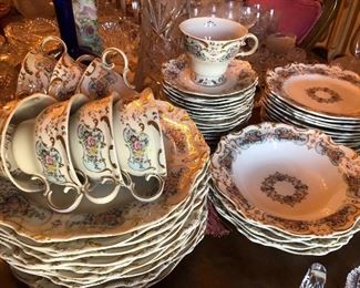 Gotham Chateau Chantilly Set