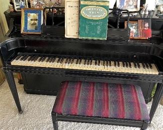 Upright piano
