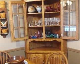 GREAT DINING SET WITH HUTCH, OR CAN BE SEPARATED.