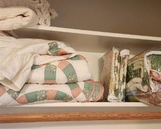 Bedspreads and quilt