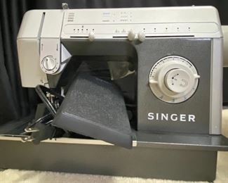 Singer Professional Sewing Machine