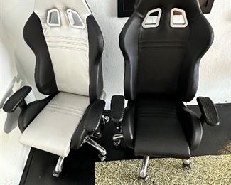 Pair of 2 Office Chairs in White & Black Leather 