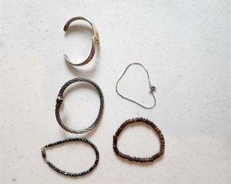Bracelets 