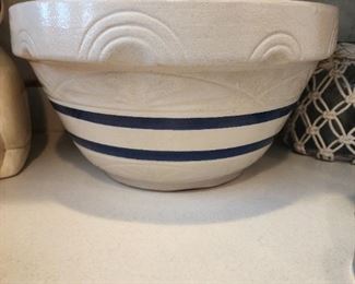 Robinson Ransbottom Roseville Ohio 305-12" Inch Blue Stripe/Band Mixing Bowl 