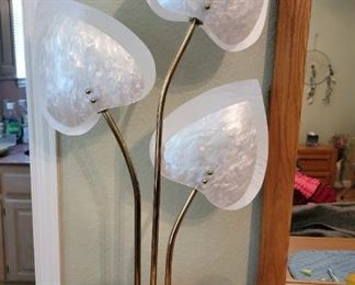 RARE FIND!
GREAT MCM table lamp !
