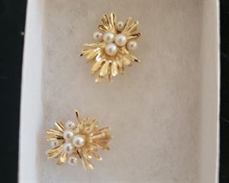 14k yellow gold pearl clip back earrings