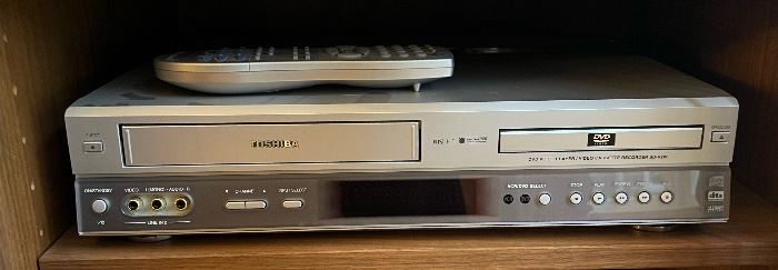 Toshiba SD-V394 DVD/VCR Combo Player Hi-Fi Stereo Video Cassette Recorder with Remote 