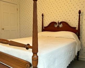 Vintage Mahogany Full Size Bed