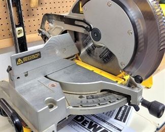 Dewalt compound miter saw