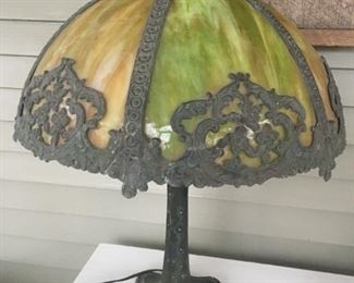 ANTIQUE  TA BLE LAMP