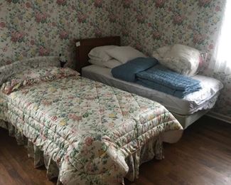 PAIR OF TWIN BEDS