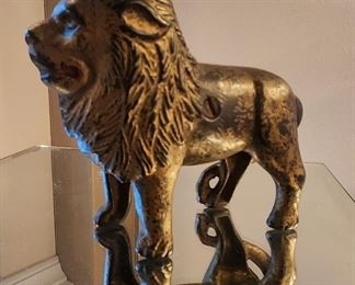 Fantastic lion cast iron bank!