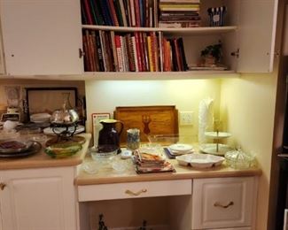 Cook books, serving ware, fondue pot