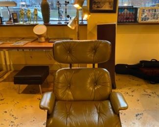 Plycraft lounge chair olive color