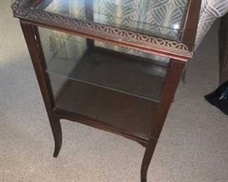 2110-10  $100  Antique Glass Display End Table / Side Table 