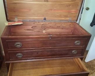 Lane cedar chest