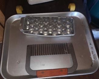 Drive in tray