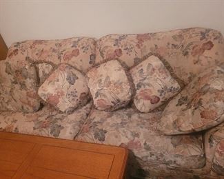 Very good condition, floral print couch