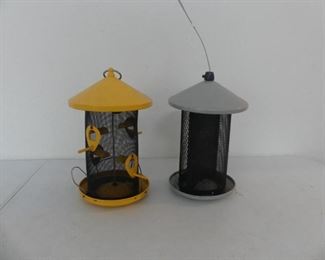 Style Selections Yellow Metal Hanging Hopper and Perky-Pet Dual Mesh Seed Bird Feeders