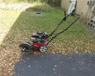 Yard Machines Gas Lawn/Landscape Edger Model #25B-551A029