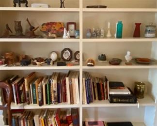  Cookbooks and decorative items