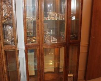 Lighted Display cabinet with mirror backing & lighted display cabniet