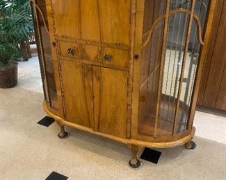 GORGEOUS cabinet - excellent condition!