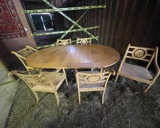 Milling Road Dining Table w/2-Leaves and 6 Chairs