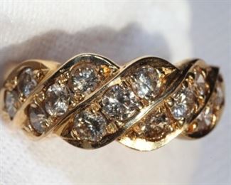 DIAMOND RING 18k 18ct 18kt GOLD NATURAL D1.00CT

https://www.liveauctioneers.com/item/147048314_diamond-ring-18k-18ct-18kt-gold-natural-d100ct
