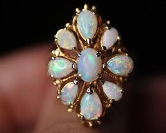 OPAL RING 14K YELLOW GOLD AUSTRALIN CRYSTAL 1.63CT

https://www.liveauctioneers.com/item/147048264_opal-ring-14k-yellow-gold-australin-crystal-163ct

