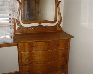 bedroom chest with mirror 