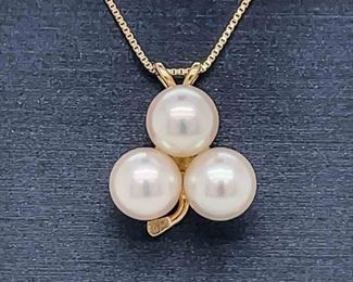 6.80mm High Luster White Pearl Triple Cluster Drop Estate Pendant in 14k Yellow Gold
