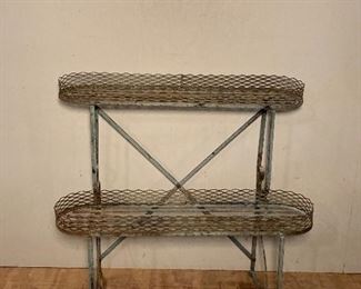 Twisted wire planter