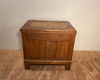 Oak ice box
