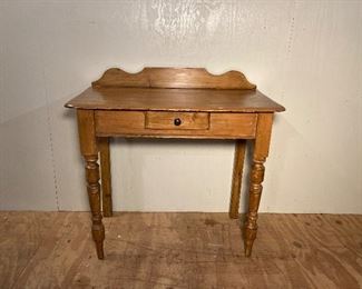 Pine dressing table
