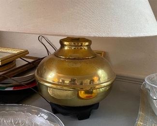Vtg brass lamp