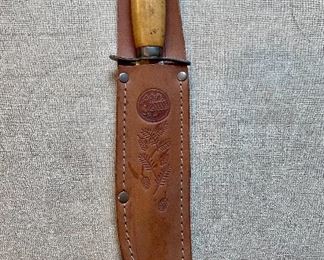 Eskilstuna hunting knife w/ sheath. Sweden