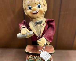Wind up tin litho toy